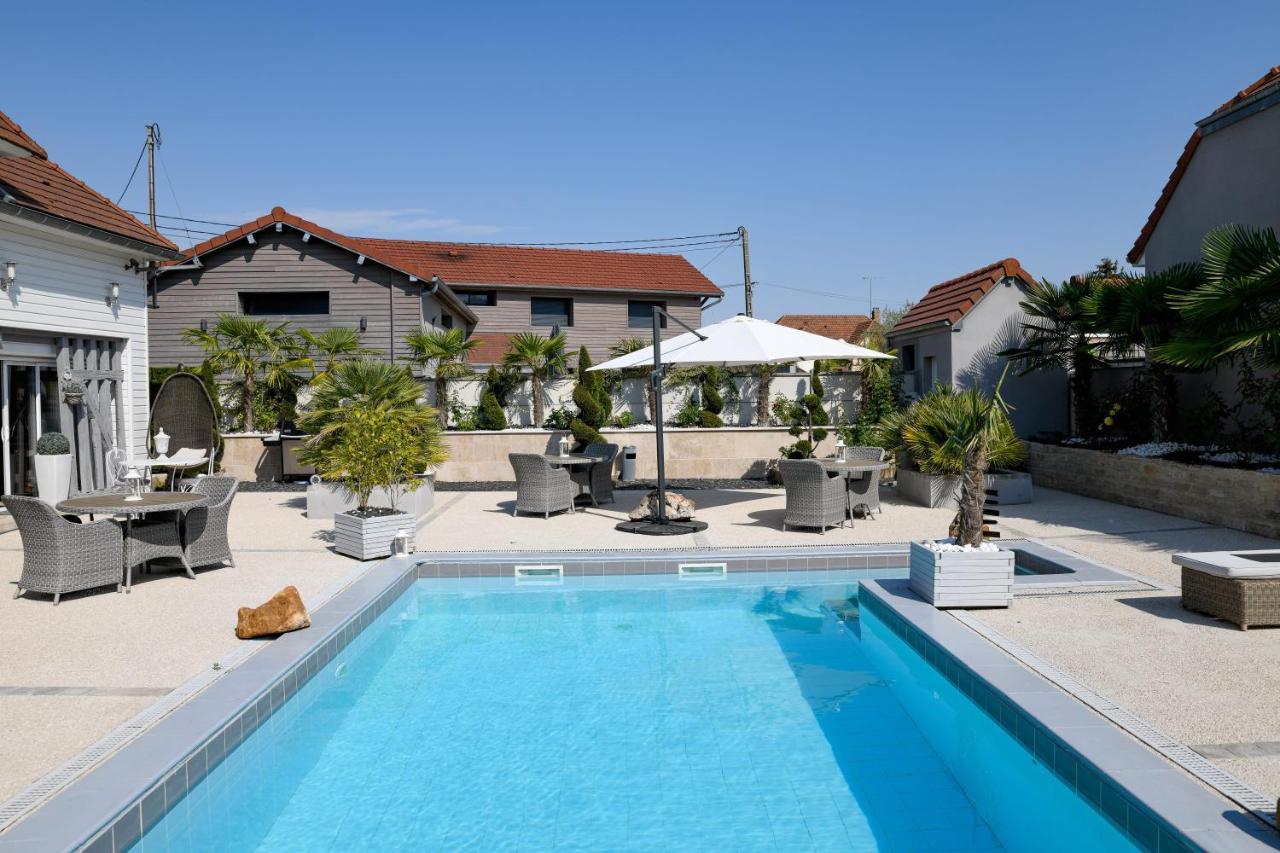 Gite Avec Piscine Et Parking A 4 Minutes De L'A26 Villechetif Exterior photo